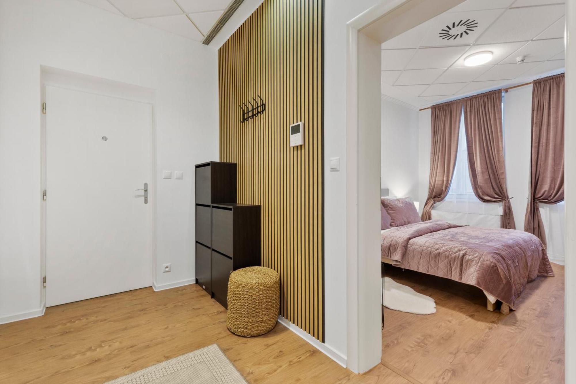 Luxe Living At Old Town Center Apartman Pozsony Kültér fotó
