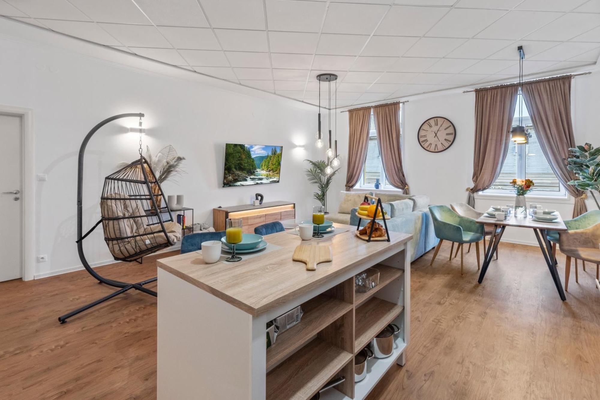 Luxe Living At Old Town Center Apartman Pozsony Kültér fotó
