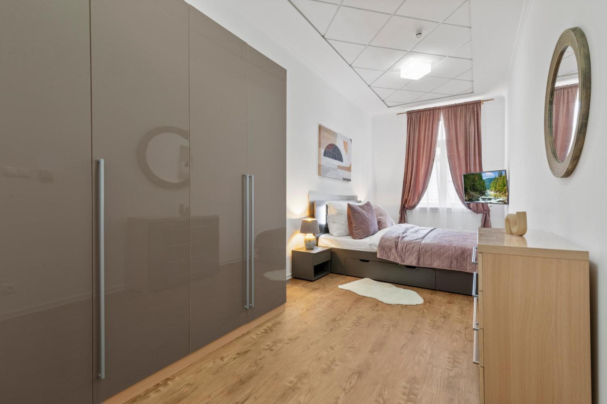Luxe Living At Old Town Center Apartman Pozsony Kültér fotó