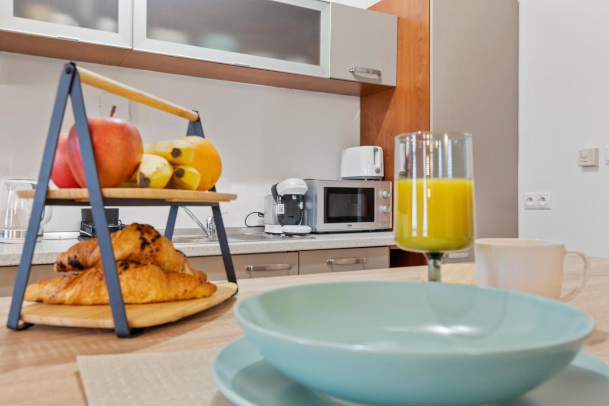 Luxe Living At Old Town Center Apartman Pozsony Kültér fotó